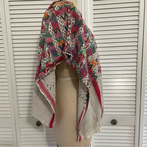 Authentic Vintage Guatemalan Mayan Huipil Textile/Poncho - Picture 3 of 9